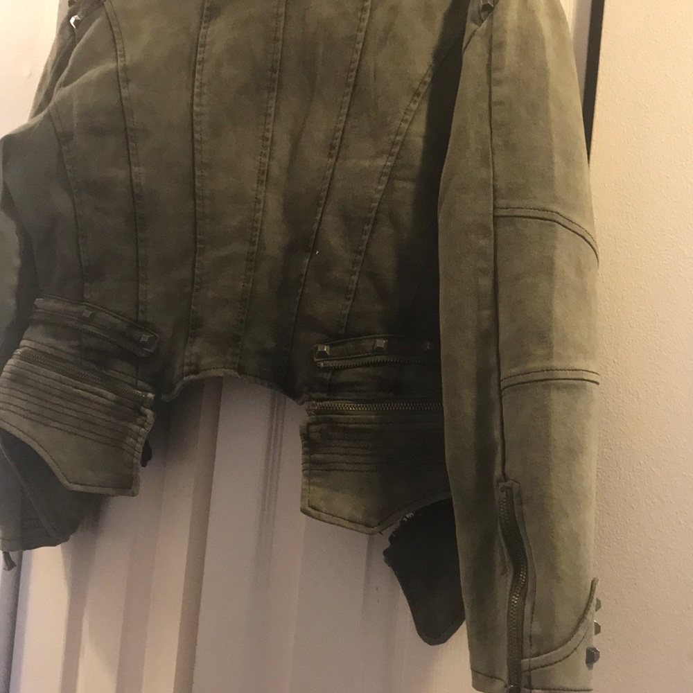 Jacket - Picture 8 of 8
